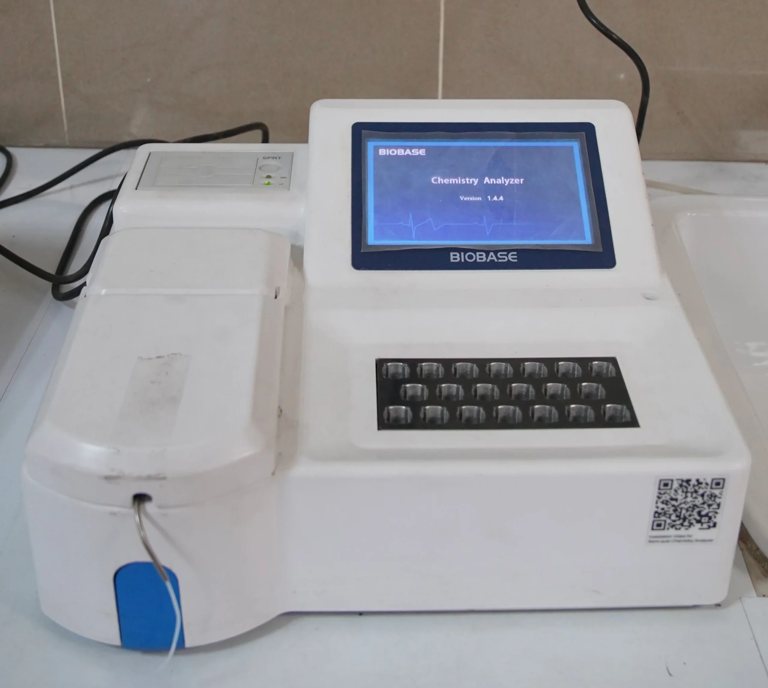 Semi-Automated Chemistry Analyzer (Spectrophotometer)