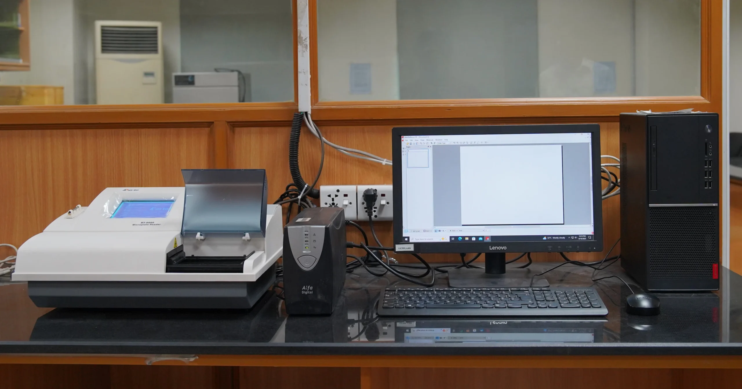 Microplate Reader (ELISA)