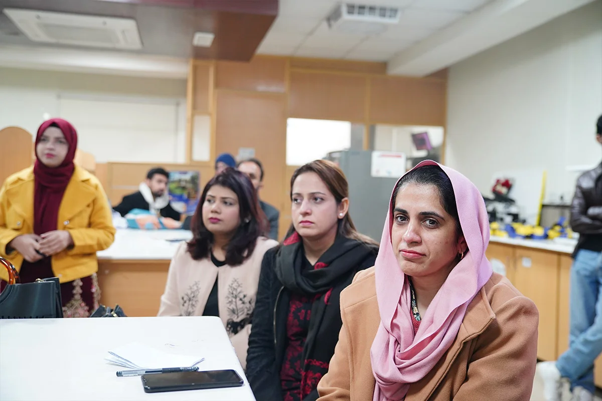 Hands-on Perfume & Scent Making Workshop (14)