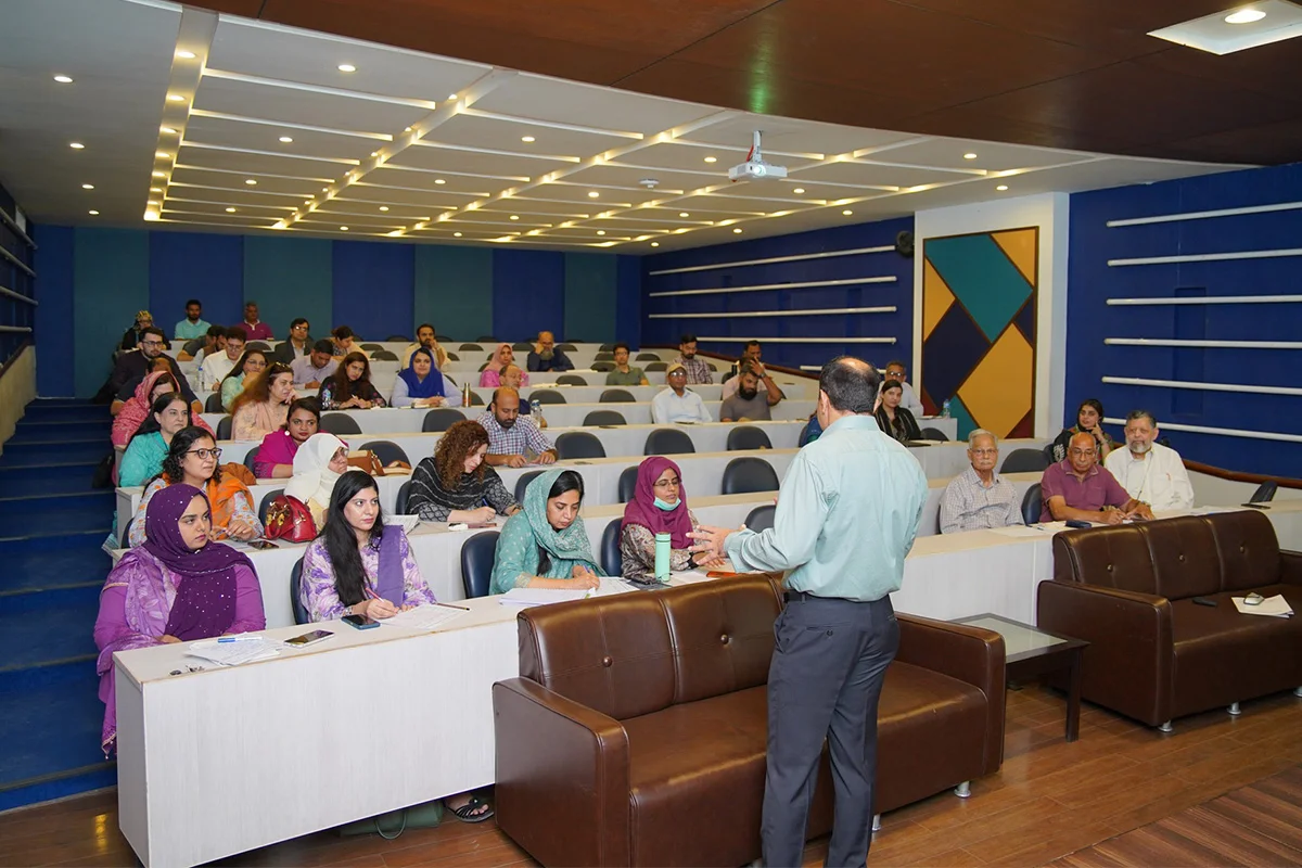 ORIC-UCP Conducts Workshop on Research Proposal & Grants (12)