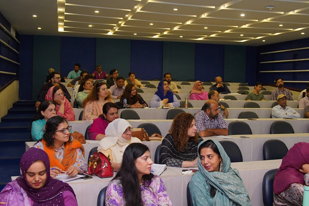 ORIC-UCP Conducts Workshop on Research Proposal & Grants (6)