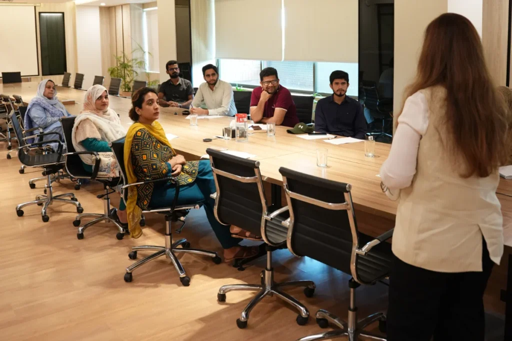 Financial Strategies and Revenue Models for Startups (5)